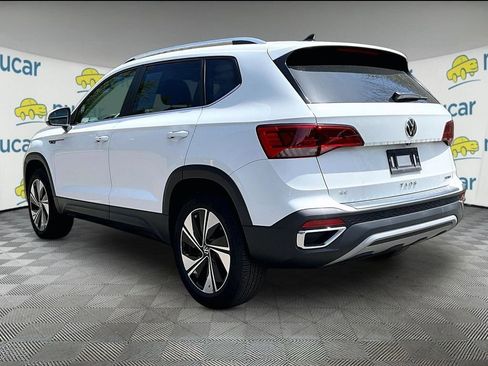Used 2023 Volkswagen Taos SE w/ Panoramic Sunroof Package AWD/4WD image 4
