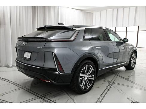 Used 2023 Cadillac Lyriq 2WD image 7