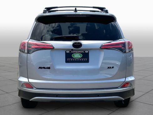 Used 2018 Toyota RAV4 XLE FWD image 5