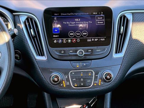 Used 2022 Chevrolet Malibu LT image 7