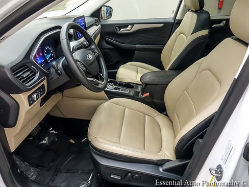 Certified 2022 Ford Escape SEL AWD/4WD image 11