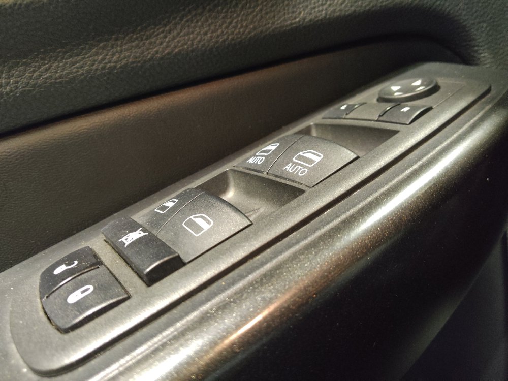Used 2022 Jeep Cherokee Trailhawk w/ Comfort/Convenience Group AWD/4WD image 27