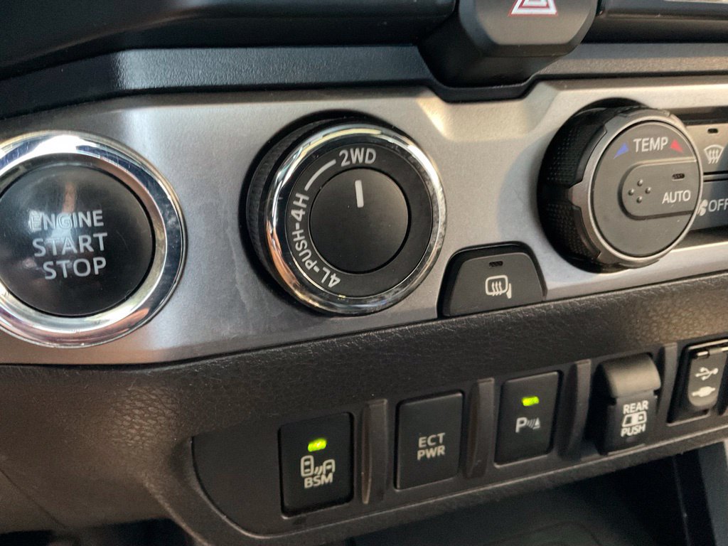 Used 2019 Toyota Tacoma Limited AWD/4WD image 18