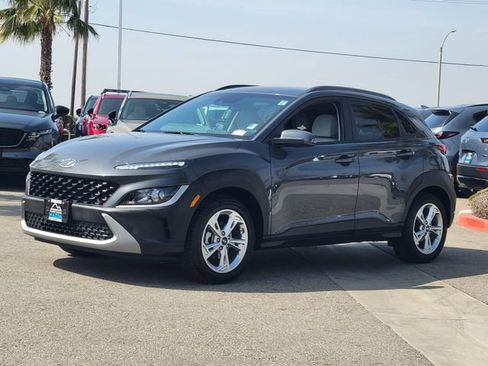 Used 2023 Hyundai Kona SEL FWD image 2