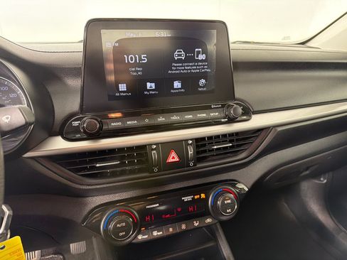 Used 2019 Kia Forte LXS FWD image 15