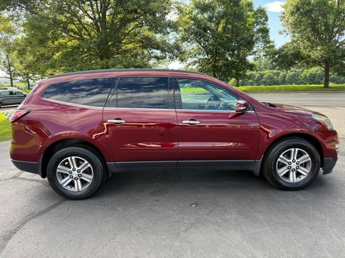 Used 2017 Chevrolet Traverse LT FWD image 10