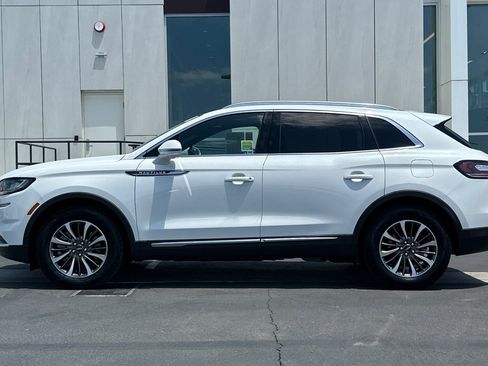 Certified 2022 Lincoln Nautilus Reserve w/ Luxury Package FWD image 6