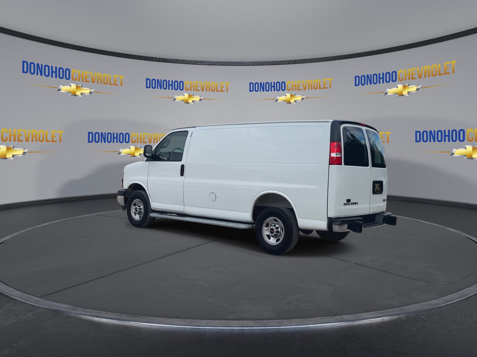Used 2025 GMC Savana 2500 w/ Driver Convenience Package RWD image 9