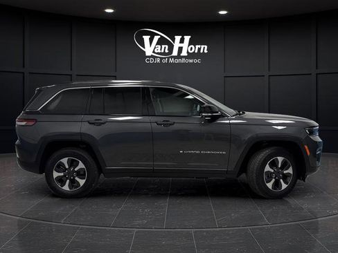 Used 2023 Jeep Grand Cherokee 4WD 4xe w/ Luxury Tech Group II image 2