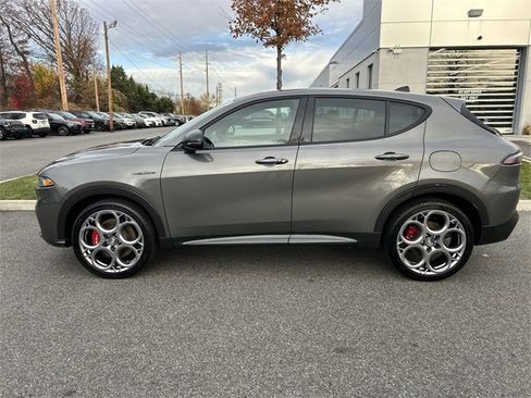 Used 2024 Alfa Romeo Tonale Veloce w/ Premium Interior Package image 5