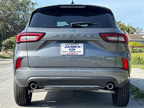 New 2024 Ford Escape ST-Line image 4