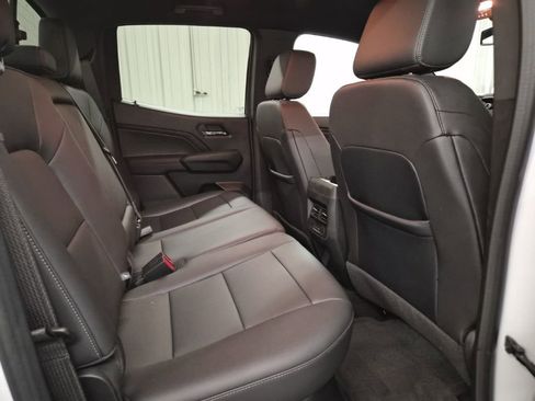 Used 2024 Chevrolet Colorado LT w/ LT Convenience Package III image 23