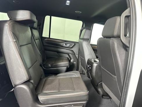 Used 2023 Chevrolet Suburban High Country image 26