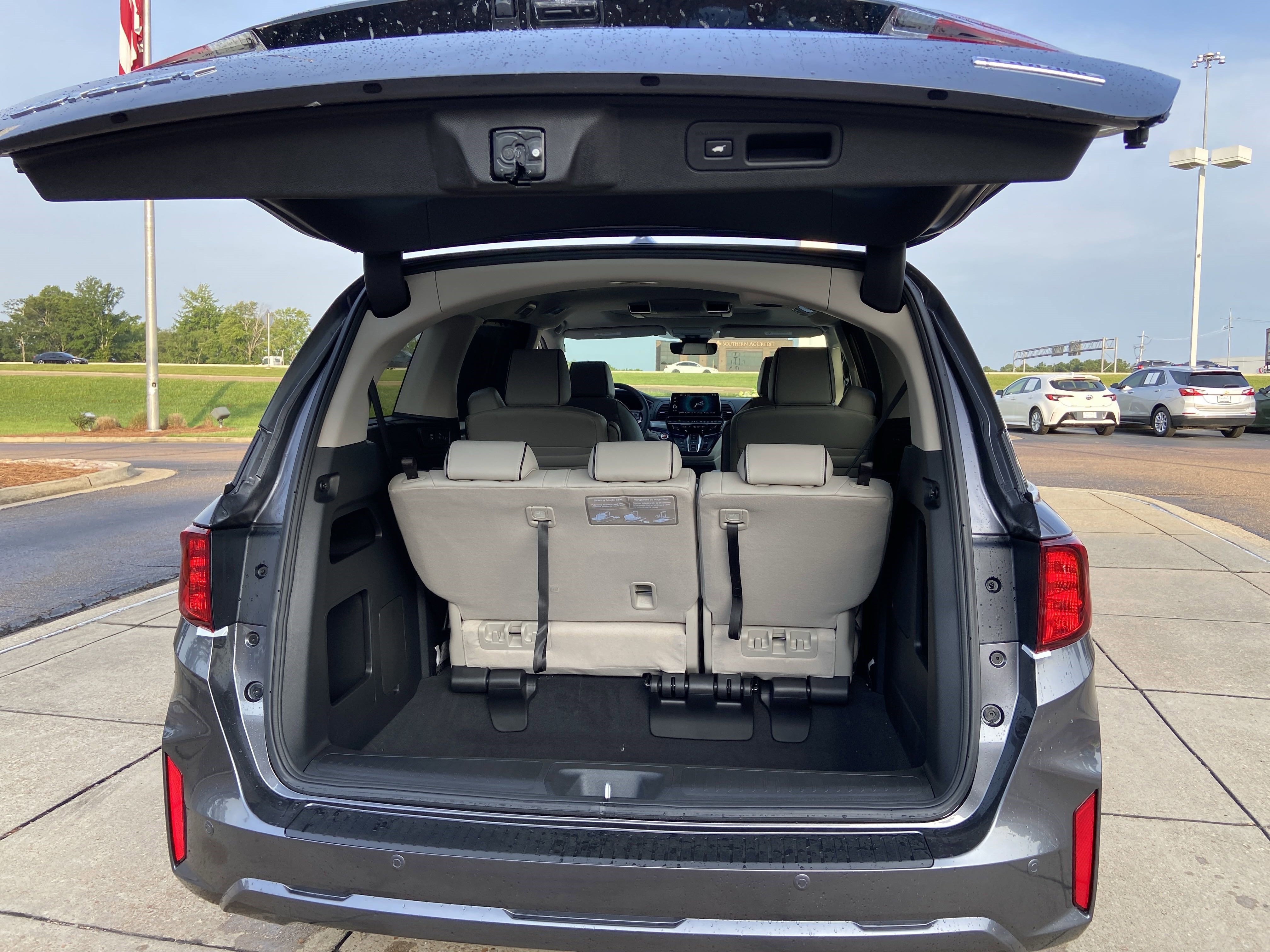 New 2027 Honda Odyssey Touring image 28