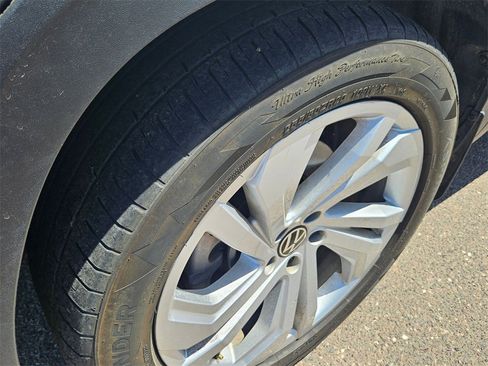 Used 2021 Volkswagen Atlas SE w/ Panoramic Sunroof Package image 12