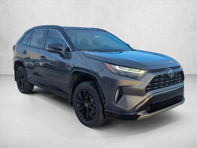 Used 2024 Toyota RAV4 XSE AWD/4WD image 3
