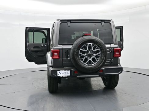 New 2025 Jeep Wrangler Unlimited Sahara w/ Safety Group AWD/4WD image 33