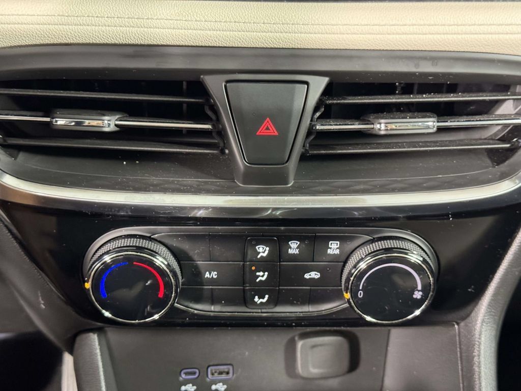 Used 2024 Buick Encore GX Sport Touring w/ Experience Buick Package FWD image 28