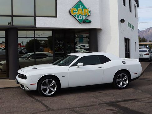 Used 2018 Dodge Challenger R/T image 7