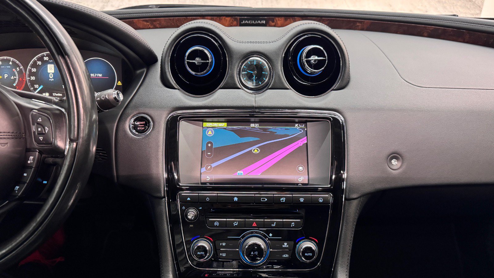 Used 2016 Jaguar XJ R-Sport AWD/4WD image 40