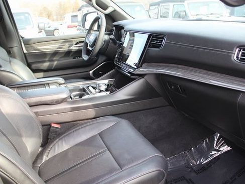 Used 2022 Jeep Wagoneer Series II image 36