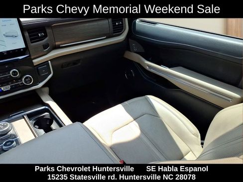 Used 2024 Ford Expedition Limited AWD/4WD image 27