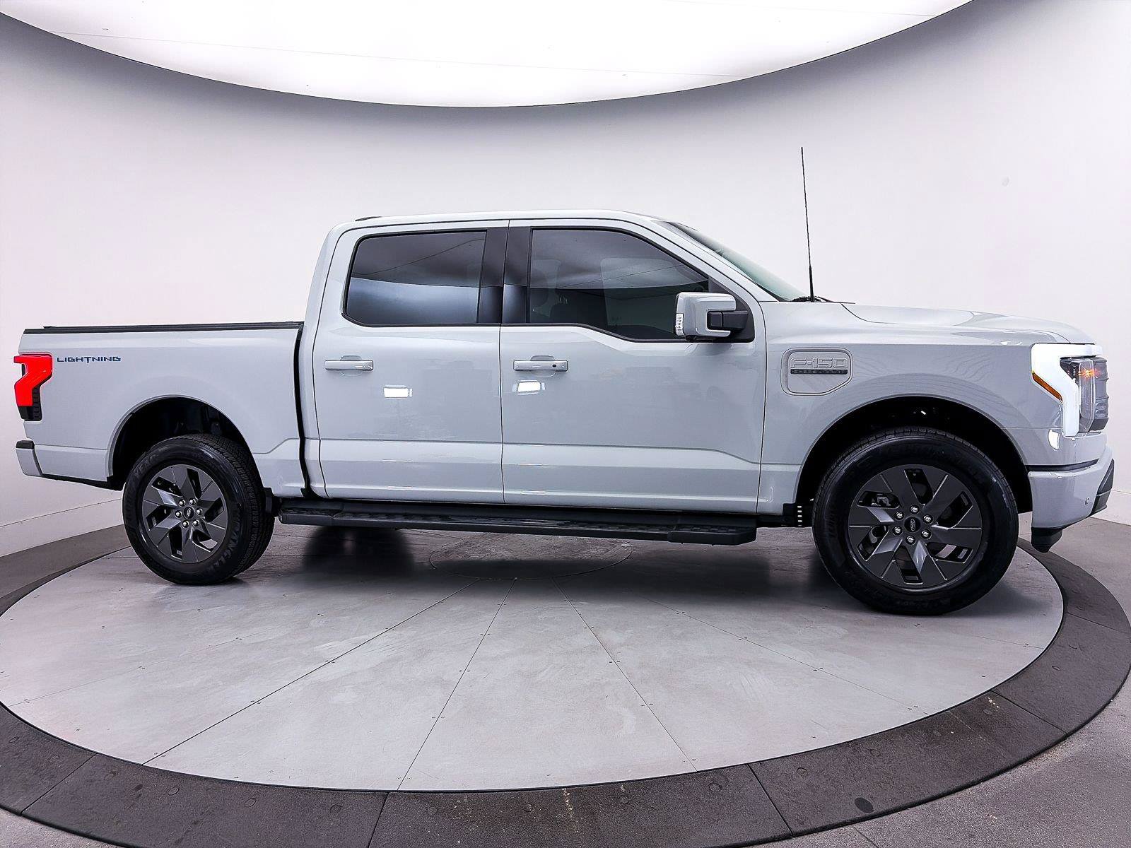 Used 2023 Ford F150 Lightning Lariat AWD/4WD image 42