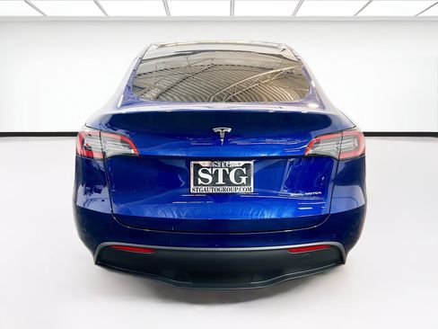 Used 2022 Tesla Model Y Long Range AWD/4WD image 5