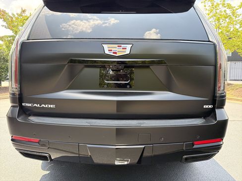 Used 2026 Cadillac Escalade Platinum Sport w/ LPO, Floor Liner Package AWD/4WD image 45