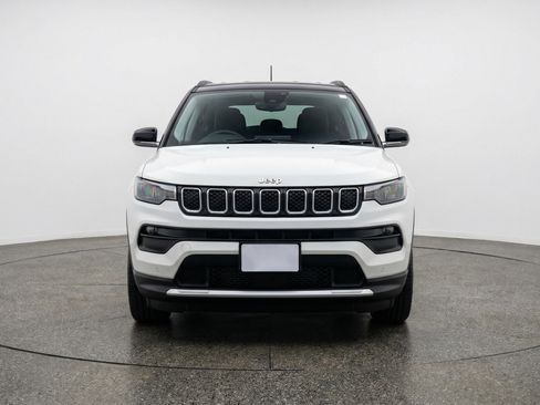 Used 2025 Jeep Compass Limited image 2