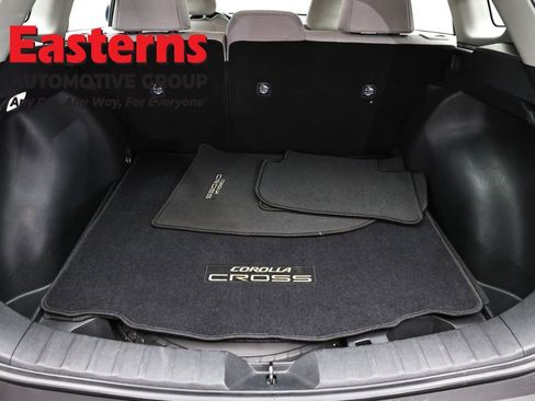 Used 2024 Toyota Corolla Cross L AWD/4WD image 9
