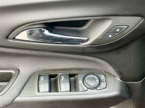 Used 2024 Chevrolet Equinox RS w/ RS Leather Package image 18