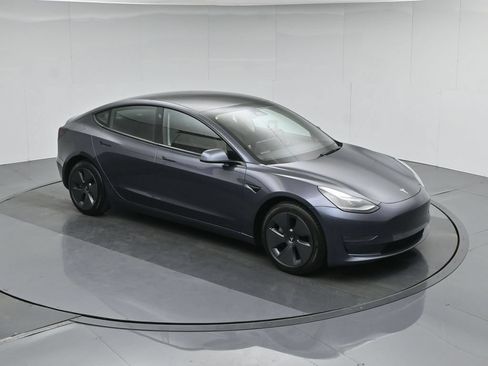 Used 2022 Tesla Model 3 Long Range AWD/4WD image 39