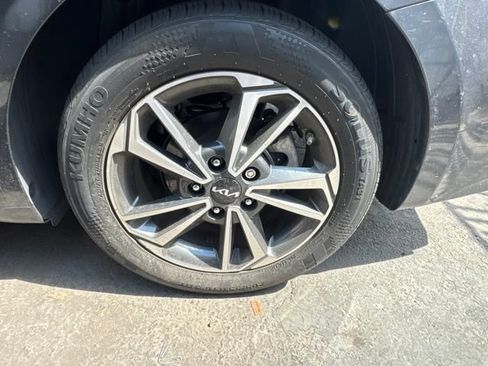 Used 2023 Kia Forte LXS w/ LXS Technology Package FWD image 9