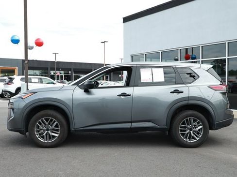 Used 2024 Nissan Rogue S AWD/4WD image 9