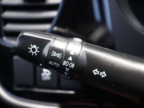 Used 2016 Mitsubishi Outlander SE AWD/4WD image 14