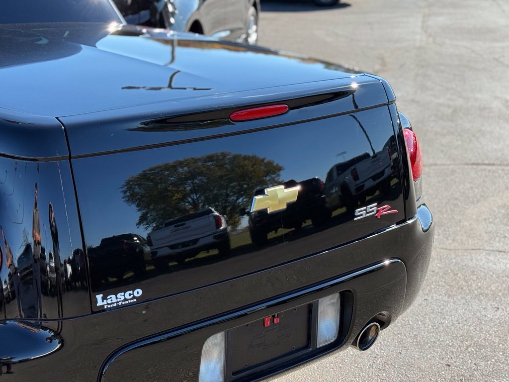 Used 2003 Chevrolet SSR w/ Preferred Equipment Group RWD image 31