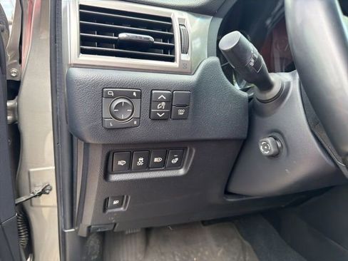 Used 2022 Lexus GX 460 Premium w/ Accessory Package AWD/4WD image 7