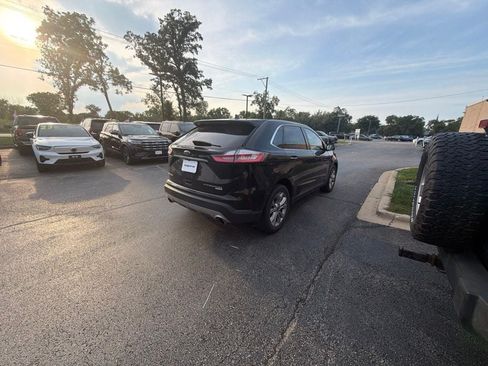 Used 2019 Ford Edge Titanium w/ Equipment Group 301A FWD image 4