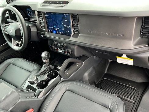 New 2025 Ford Bronco Badlands image 18