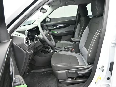 New 2026 Chevrolet TrailBlazer LT w/ Driver Confidence Package FWD image 40