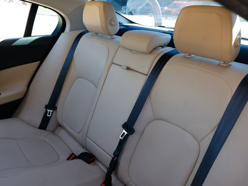 Used 2017 Jaguar XE Premium image 8