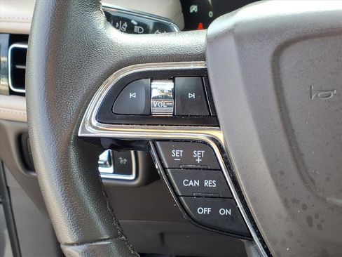 Certified 2022 Lincoln Nautilus AWD w/ Premium Package image 22