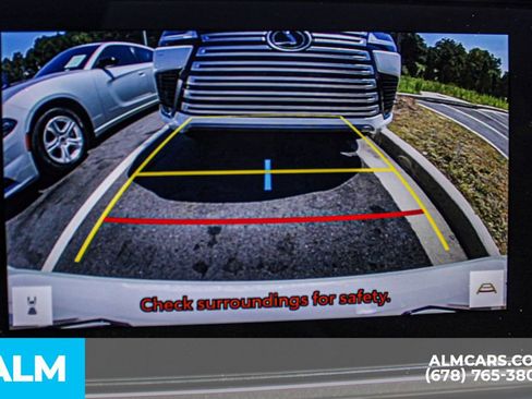 Used 2025 Toyota Camry SE image 32