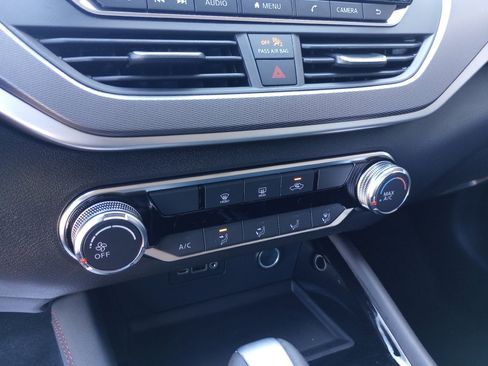 New 2025 Nissan Altima 2.5 SR image 17