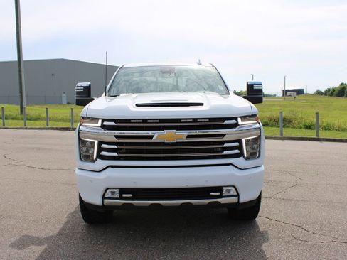 Used 2022 Chevrolet Silverado 2500 High Country w/ Safety Package II AWD/4WD image 4
