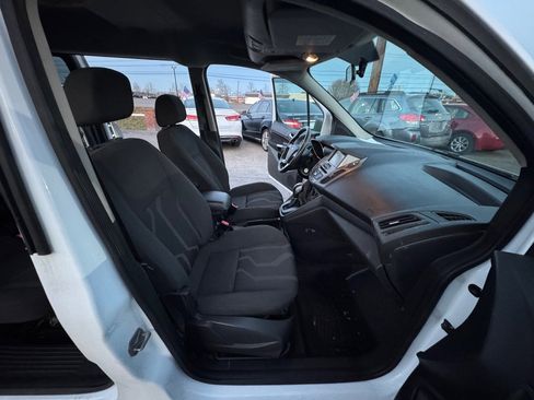 Used 2016 Ford Transit Connect XLT image 10