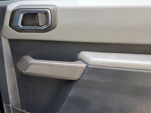 Used 2023 Ford Bronco Black Diamond image 13