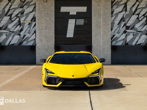 Used 2024 Lamborghini Revuelto AWD/4WD image 3