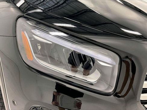Used 2025 Mercedes-Benz GLB 250 image 27
